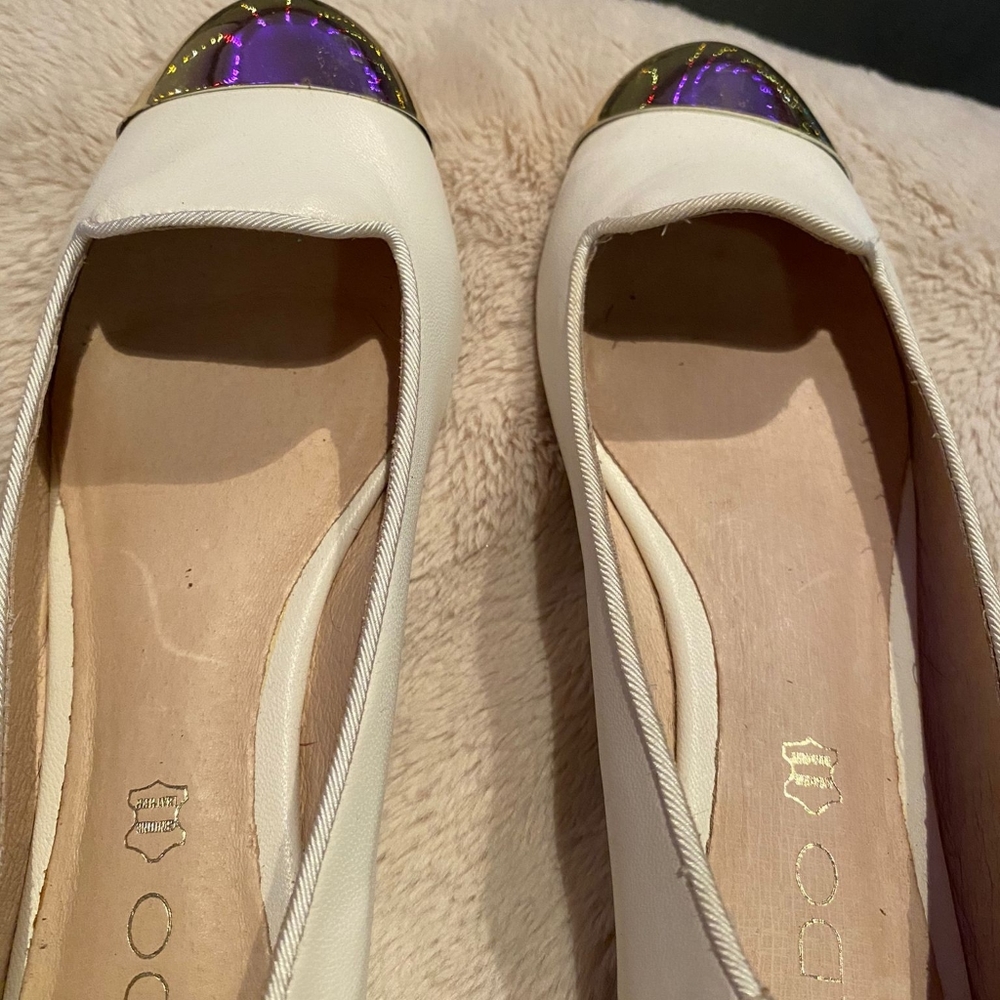 Aldo Elak Flats, White with Gold Tips - Size 7 US